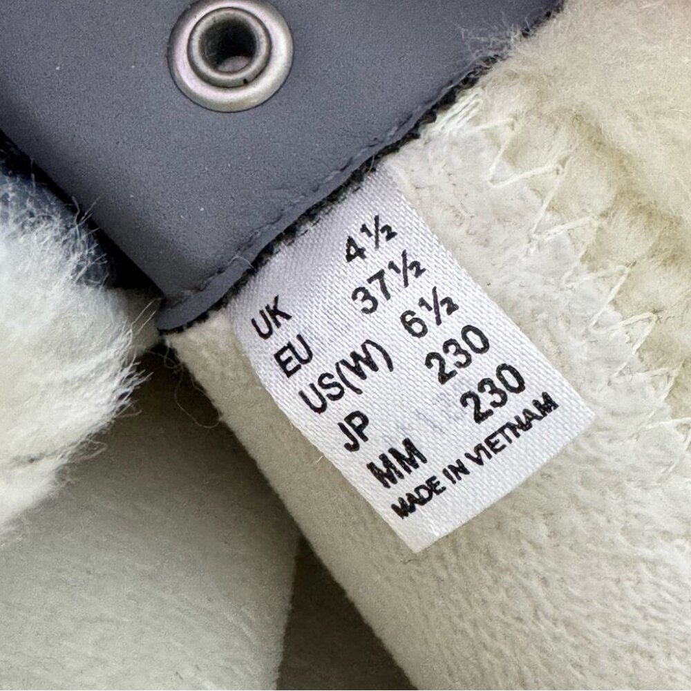 Helly Hansen Womens Gray Waterproof Snow Boots Size 6 1/2 distressed grey winter - Picture 12 of 16